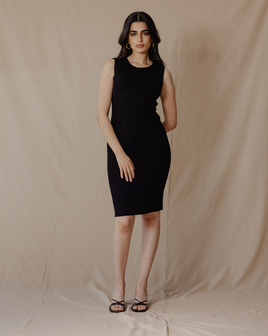 Robe Courte Essentielle Noire