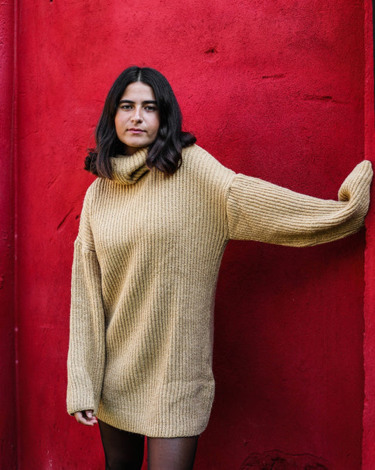 oversized high neck pullover beige
